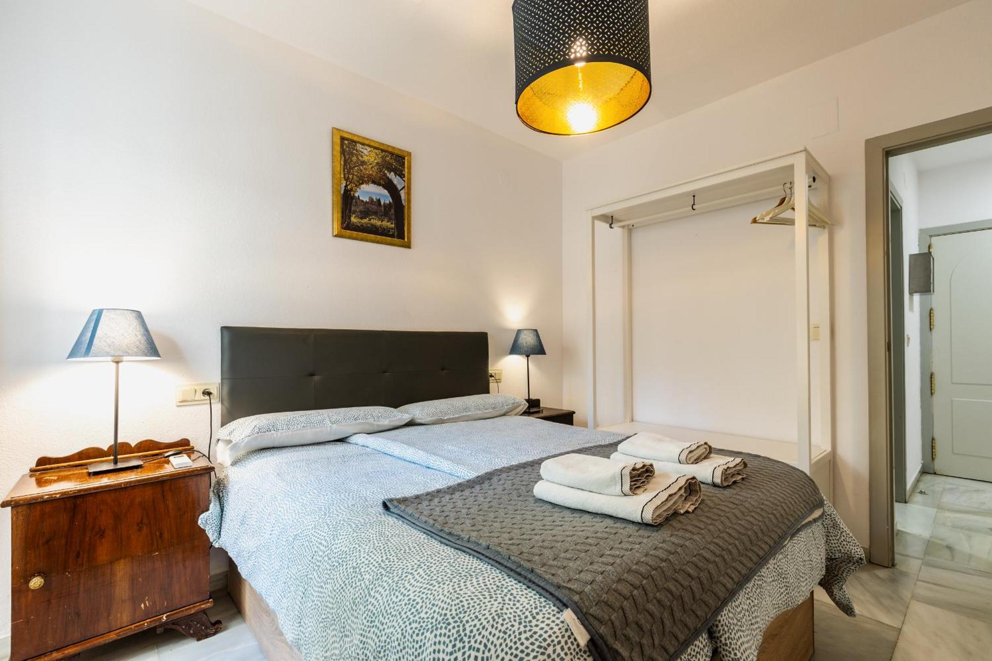 Apartamentos Ruta De La Sierra Cenes De La Vega Eksteriør bilde